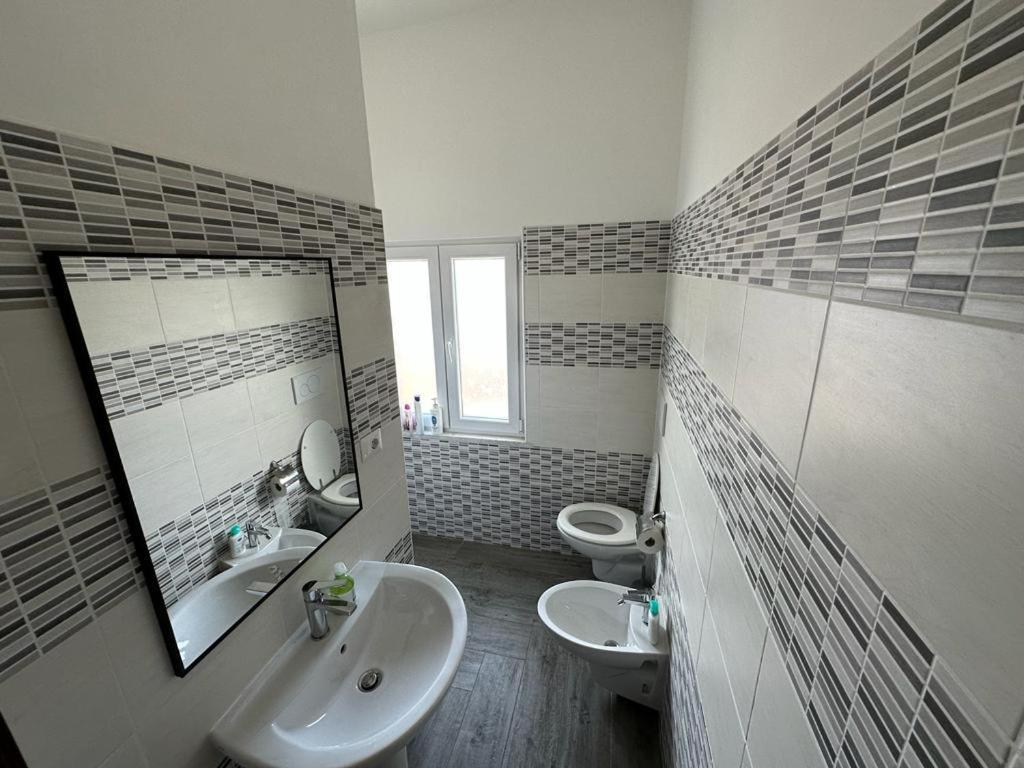 Mondo House Fiumicino Bagian luar foto